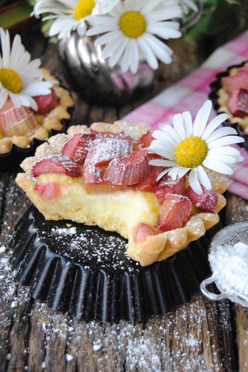 Budyniowo- rabarbarowe tartaletki Budyniowo- rabarbarowe tartaletki