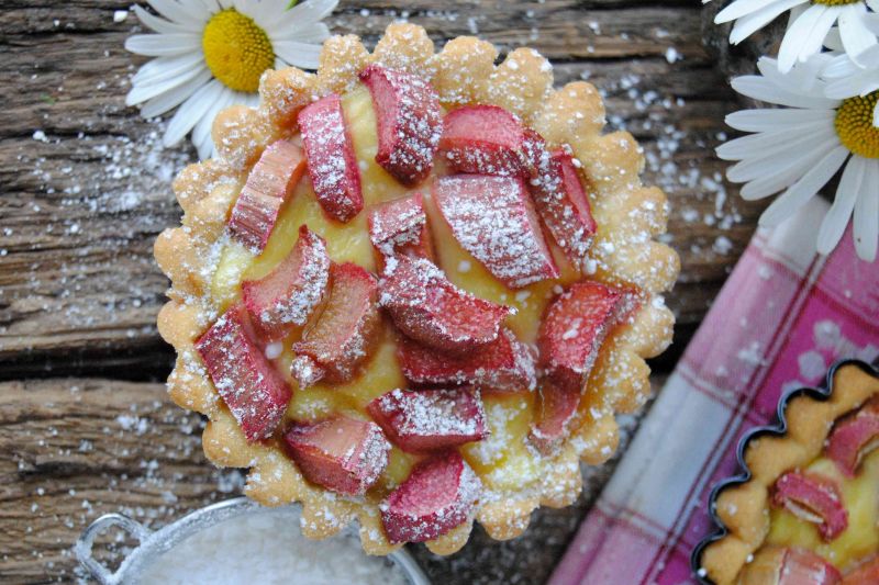 Budyniowo- rabarbarowe tartaletki Budyniowo- rabarbarowe tartaletki