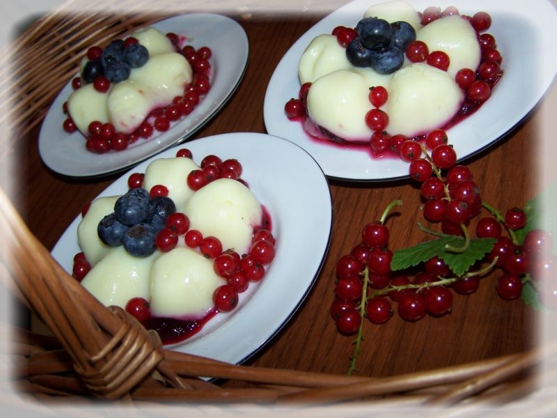 Budyniowy deser owocowy Budyniowy deser owocowy