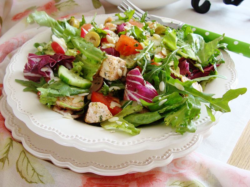 Bukiet sałat z łososiem Bukiet sałat z łososiem