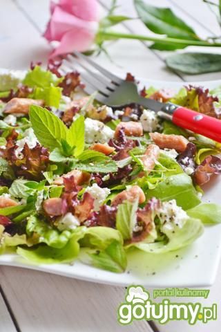 Bukiet sałat z serem i miętą Bukiet sałat z serem i miętą