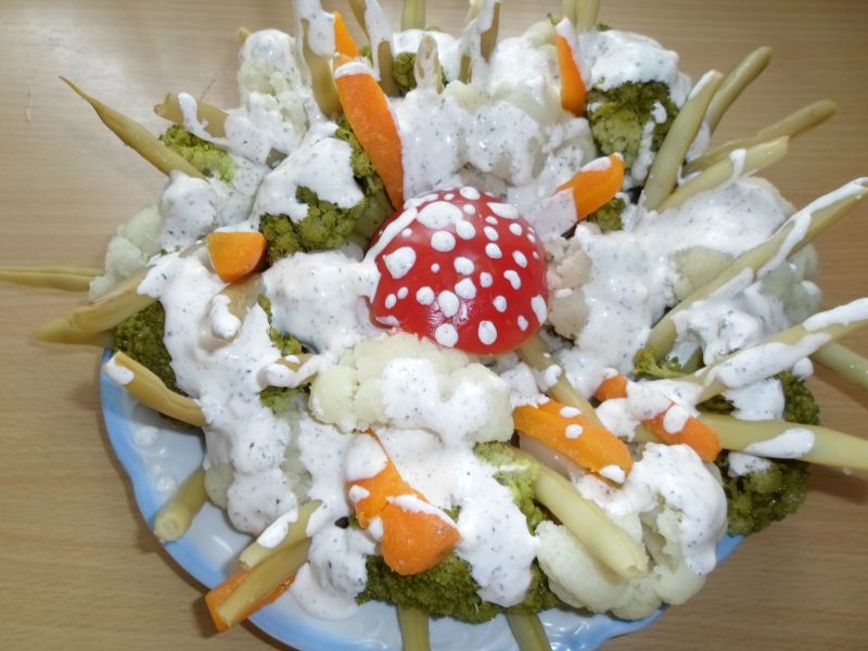 Bukiet warzyw w sosie czosnkowym Bukiet warzyw w sosie czosnkowym