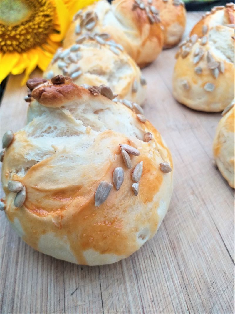 Bułeczki drożdżowe (nocne) ze słonecznikiem