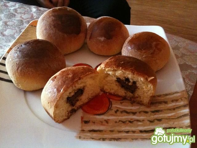 bułeczki drożdżowe z czekoladą