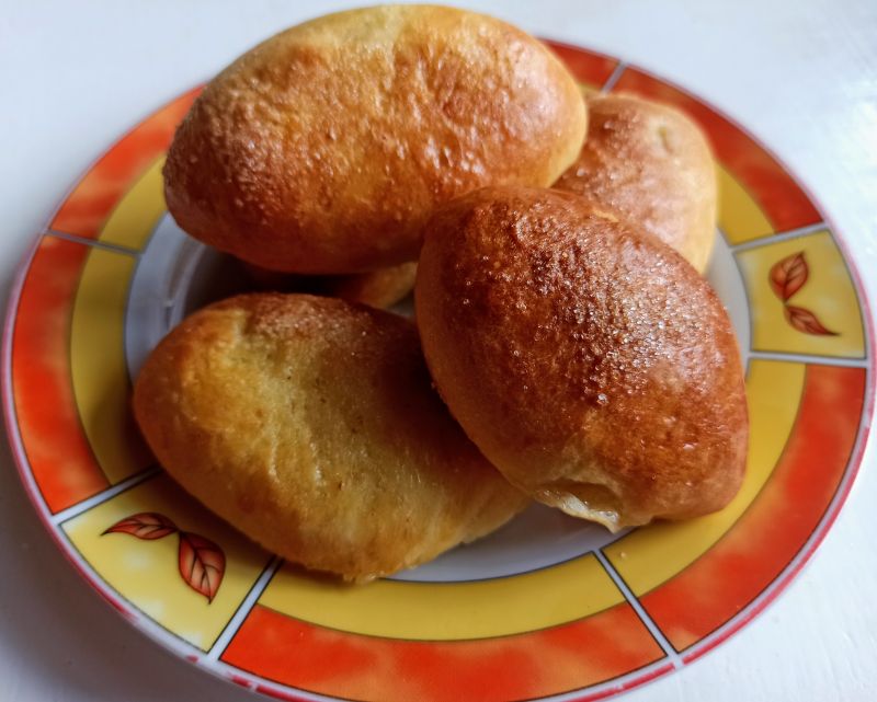 Bułeczki drożdżowe z jabłkami Bułeczki drożdżowe z jabłkami