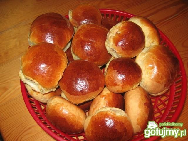Bułeczki drożdżowe z marmoladą Bułeczki drożdżowe z marmoladą