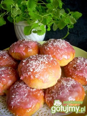 Bułeczki drożdżowe z wiśniami  Bułeczki drożdżowe z wiśniami