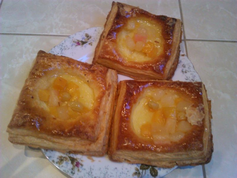 Bułeczki francuskie z owocami Bułeczki francuskie z owocami