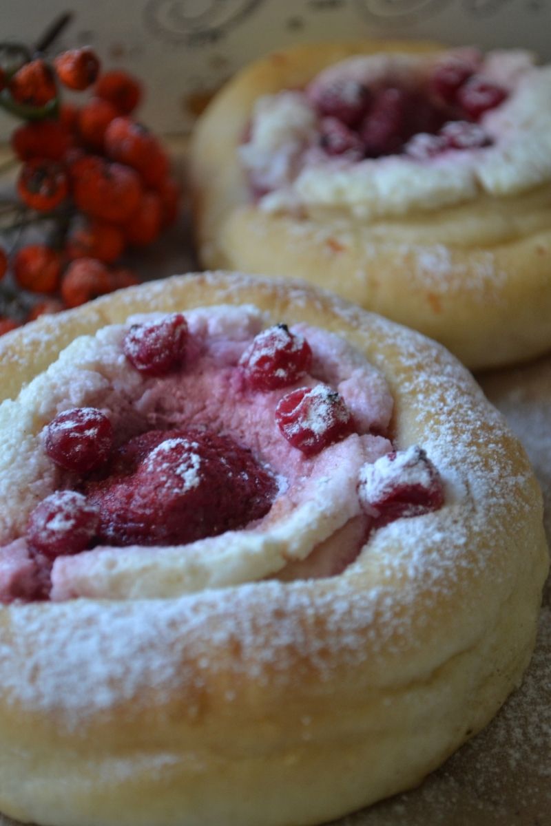 Bułeczki krucho-drożdżowe  Bułeczki krucho-drożdżowe