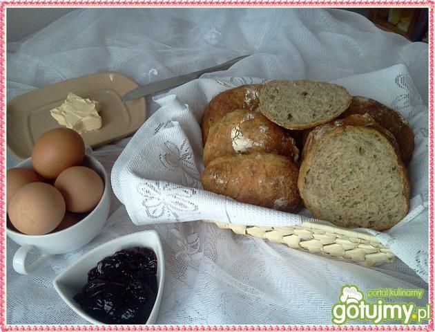 Bułeczki na zakwasie ze świeżą natką  Bułeczki na zakwasie ze świeżą natką