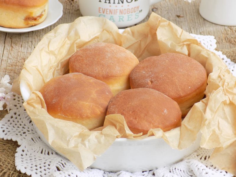 Bułeczki "niby pączki'' z piekarnika z masą 