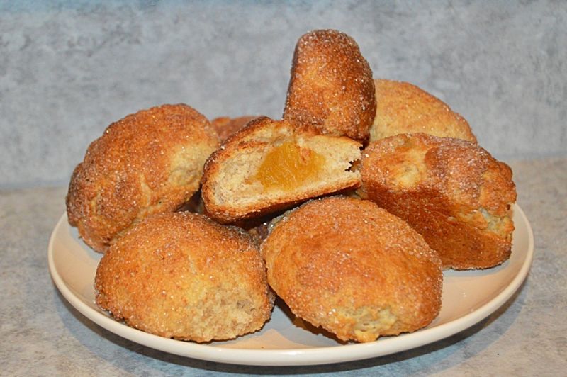 Bułeczki pszenno-orkiszowe z brzoskwiniami