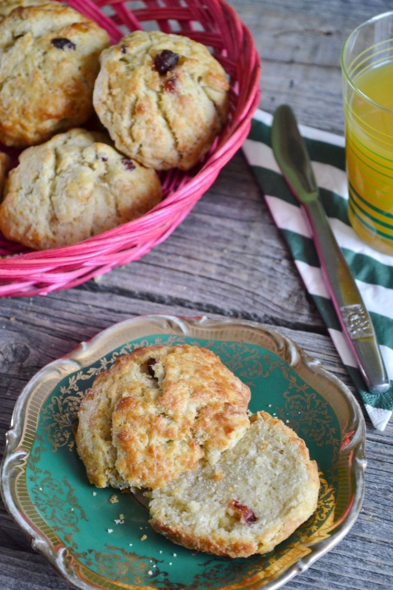 Bułeczki scones z żurawiną Bułeczki scones z żurawiną