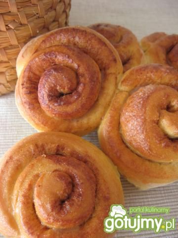 Bułeczki – ślimaczki cynamonowe Bułeczki – ślimaczki cynamonowe