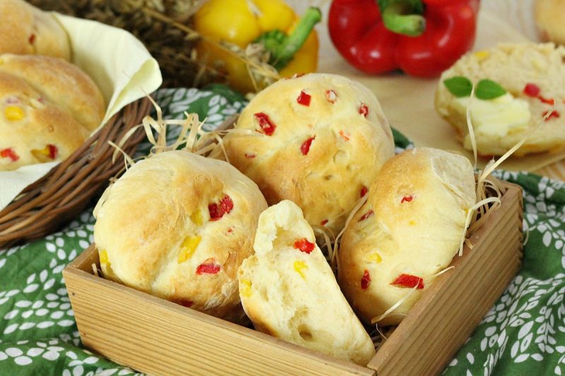 Bułeczki  śniadaniowe paprykowe