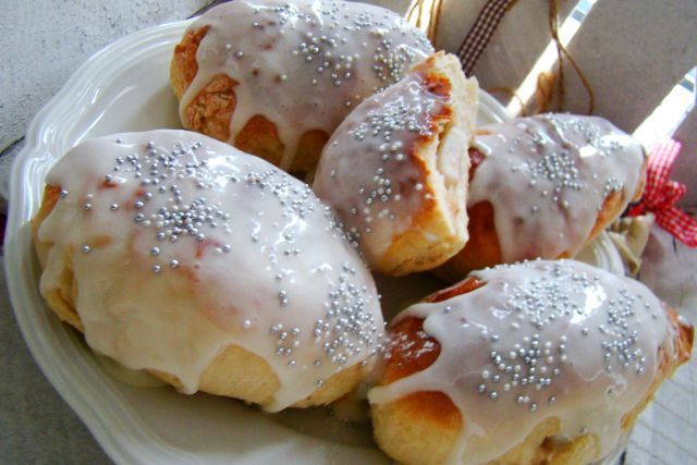 Bułeczki z cynamonowym jabłkiem