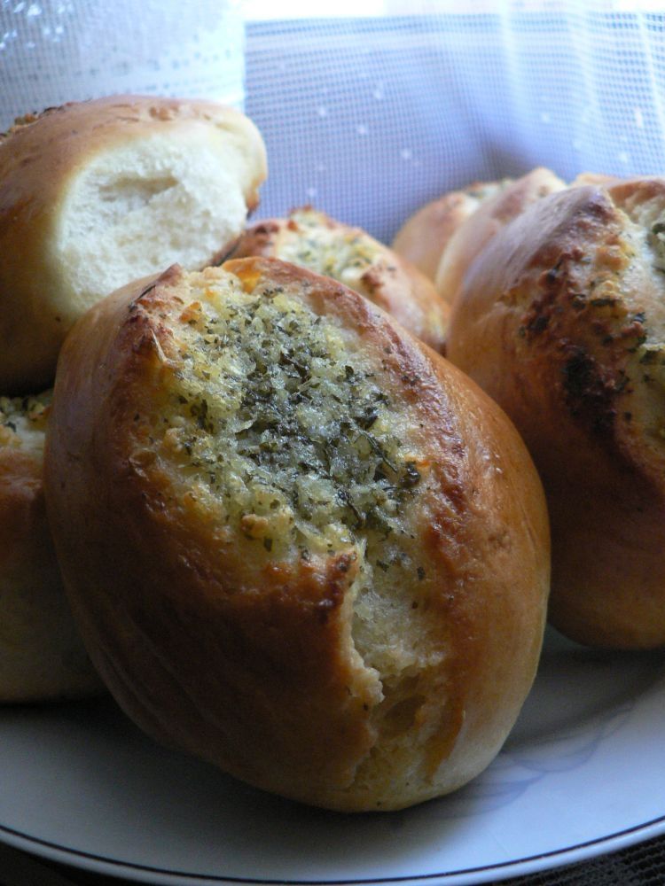 Bułeczki z czosnkiem i pietruszką 