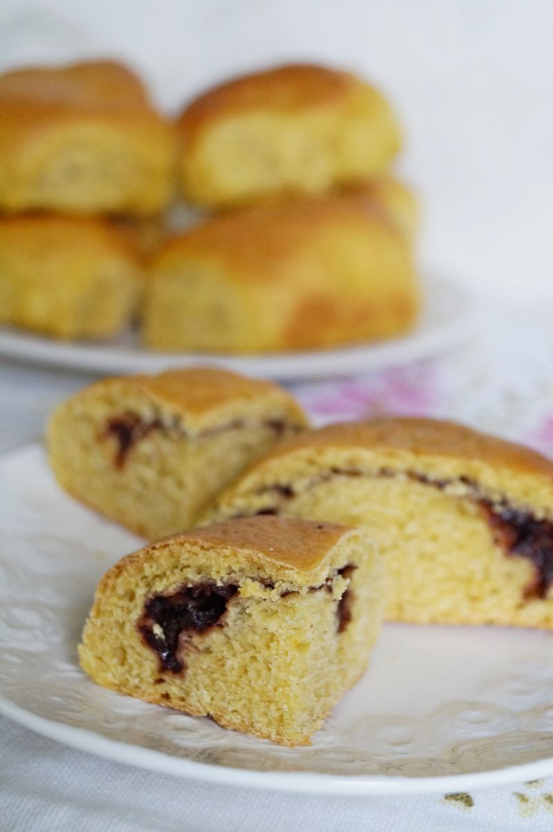 Bułeczki z dżemem mirabelkowym