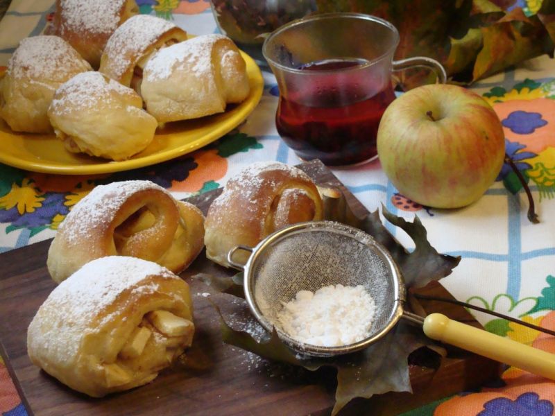 Bułeczki z jabłkami Bułeczki z jabłkami