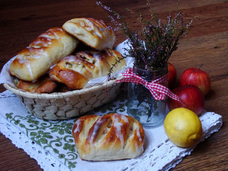 Bułeczki z jabłkami.