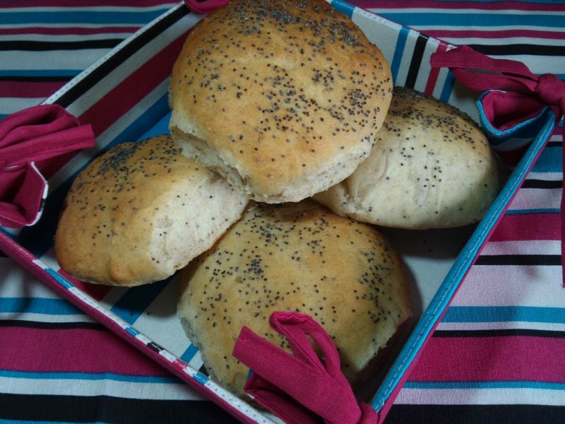 Bułeczki z kefirem i makiem Bułeczki z kefirem i makiem