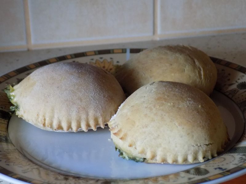 Bułeczki z nadzieniem szpinakowym