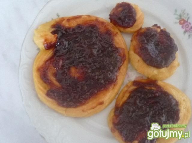 Bułeczki z powidłami  Bułeczki z powidłami