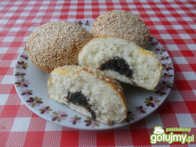 Bułeczki z powidłami w sezamie