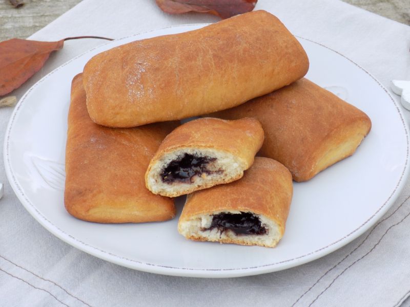 Bułeczki z powidłem, cynamonem i kakao