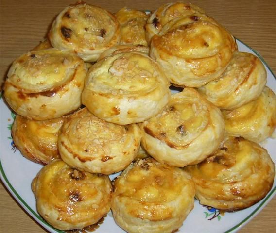 Bułeczki z serem i rodzynkami