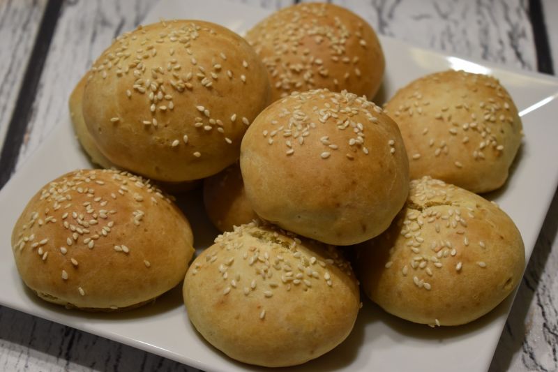 Bułeczki z sezamem Bułeczki z sezamem