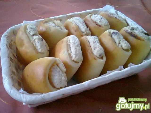 Bułeczki z twarogiem i budyniem 