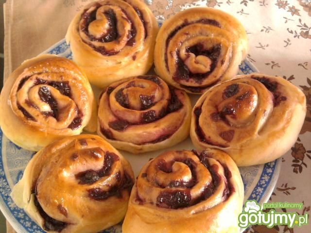 Bułeczki z wiśniami 2