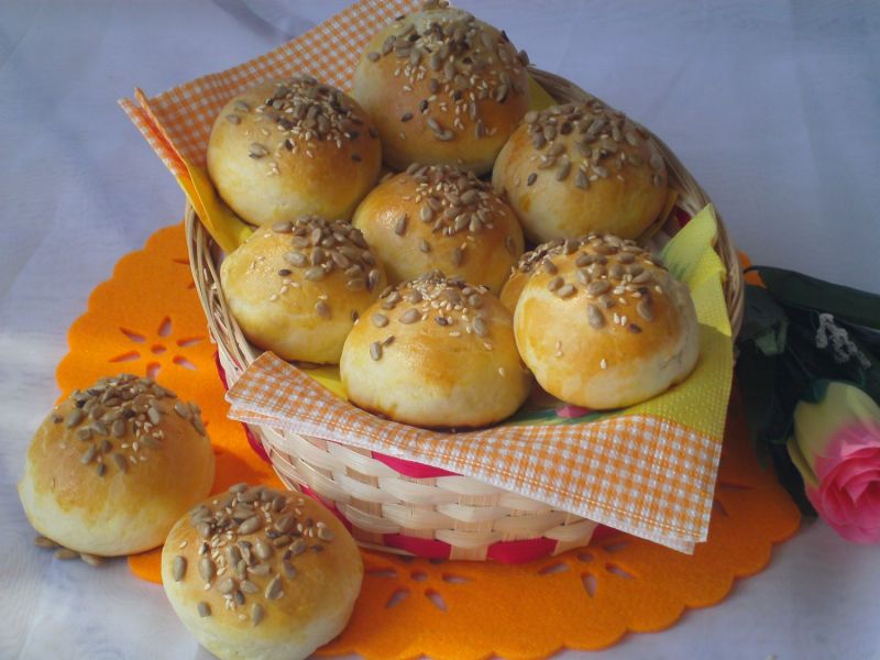 Bułeczki z ziarenkami Bułeczki z ziarenkami