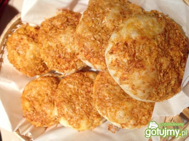 Bułeczki zapiekane serem Bułeczki zapiekane serem