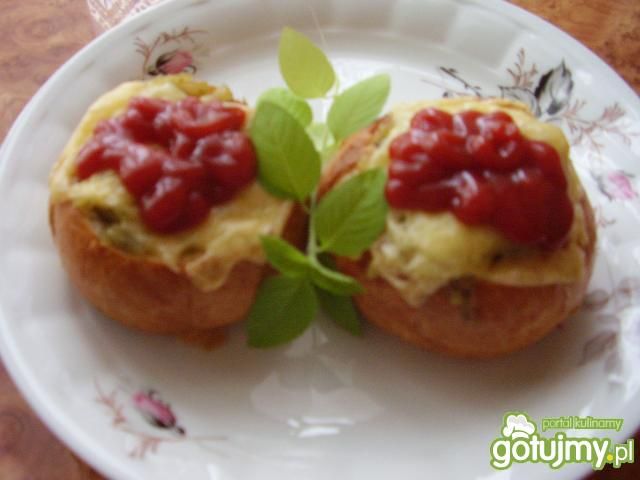 Bułeczki zapiekane z wątróbką