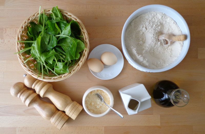 Bułeczki ze szpinakiem Bułeczki ze szpinakiem