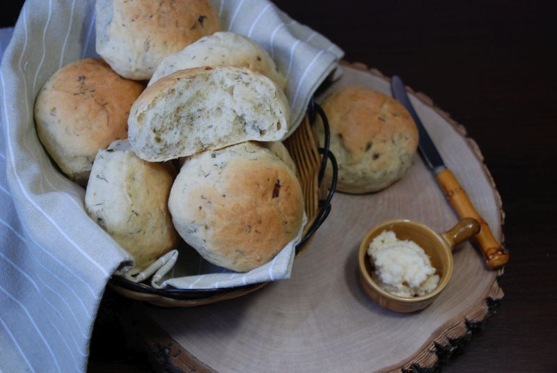 Bułeczki ziołowo - chrzanowe Bułeczki ziołowo - chrzanowe