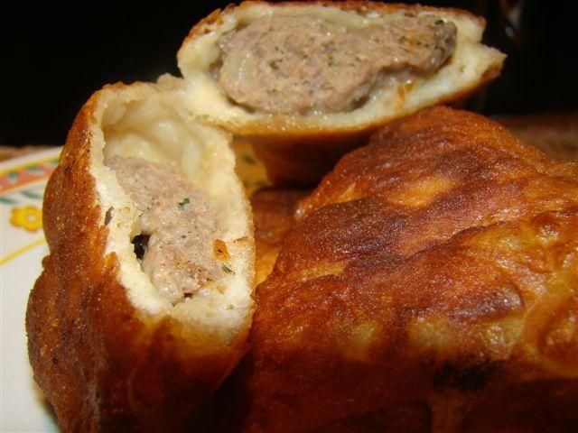 Bułgarsko-tureckie pierogi z mięsem