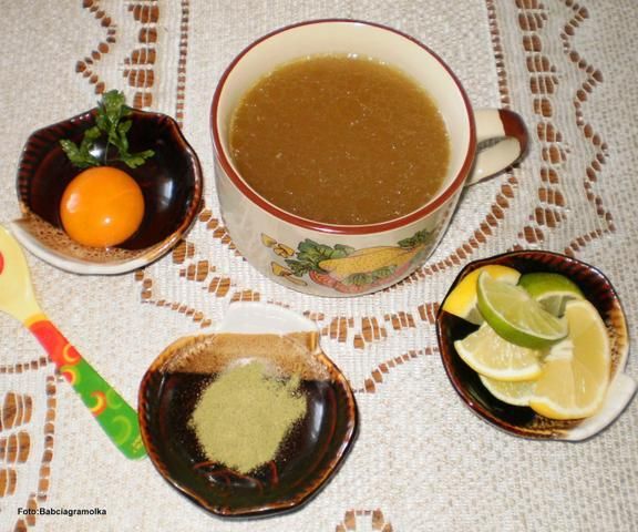 Bulion z żółtkiem  :