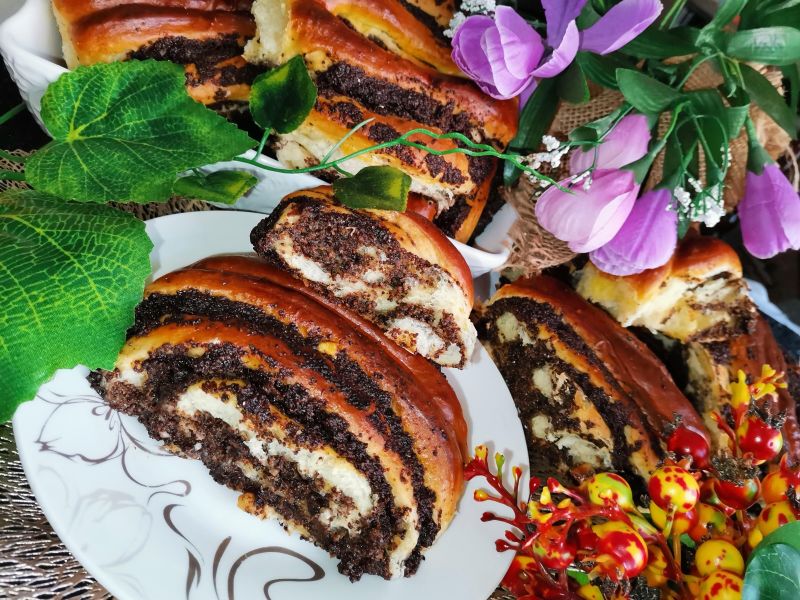 Drożdżówki na zsiadłym mleku "Makóweczki" Drożdżówki na zsiadłym mleku "Makóweczki"