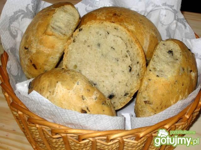 Bułki drożdżowe z pieczarkami i cebulką