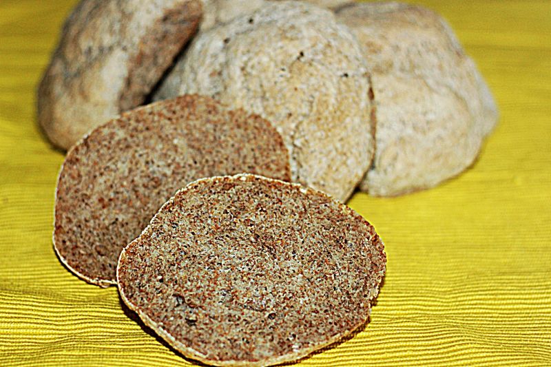 Bułki grahamki na drożdżach świeżych Bułki grahamki na drożdżach świeżych