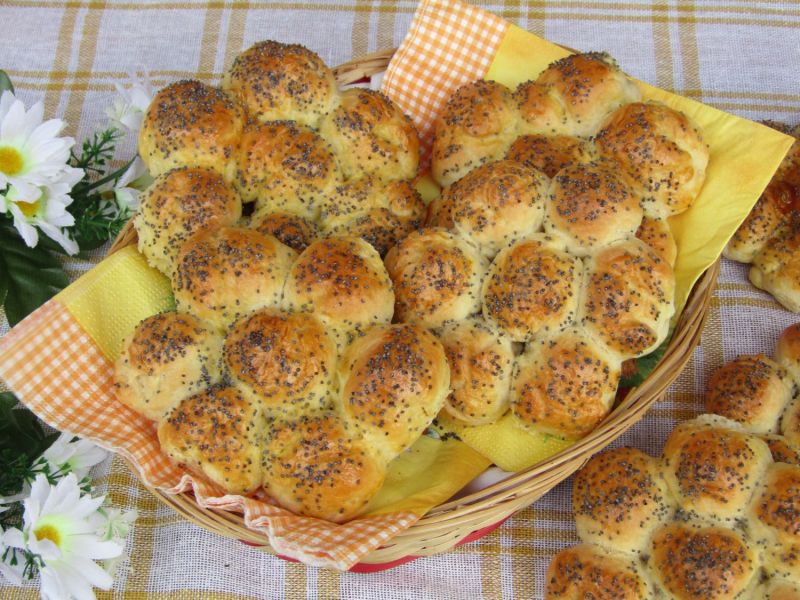 Bułki kwiatuszki z makiem Bułki kwiatuszki z makiem