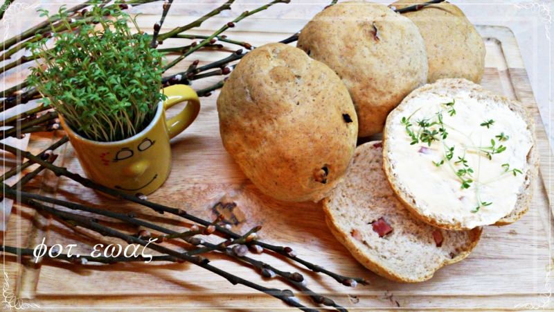 Bułki mieszane z boczkiem i serem Bułki mieszane z boczkiem i serem