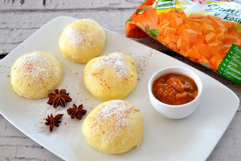 BUŁKI NA PARZE Z MUSEM DYNIOWO-CYNAMONOWYM