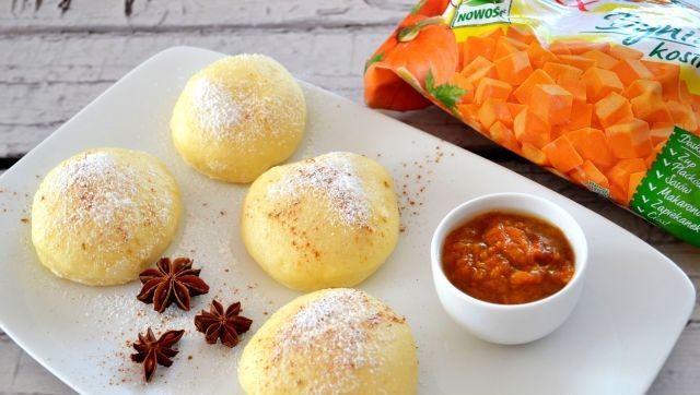 Bułki na parze z musem dyniowo-cynamonowym 