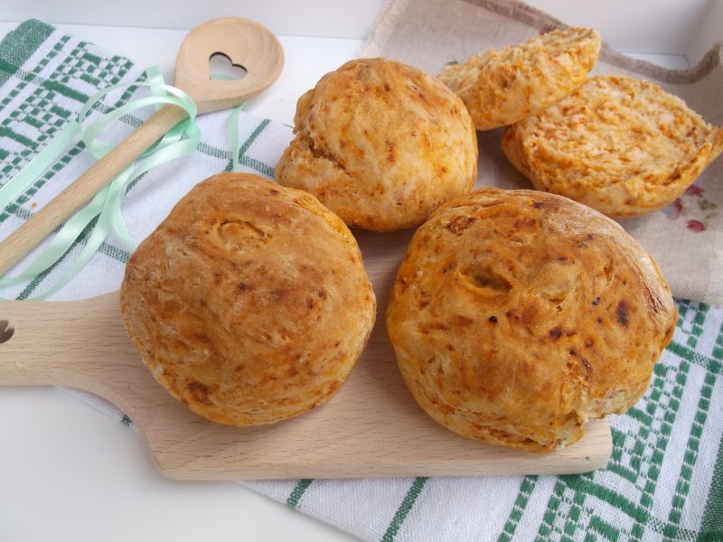 Bułki pomidorowo-paprykowe