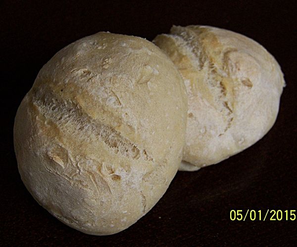 Bułki poznańskie z przedziałkiem Bułki poznańskie z przedziałkiem