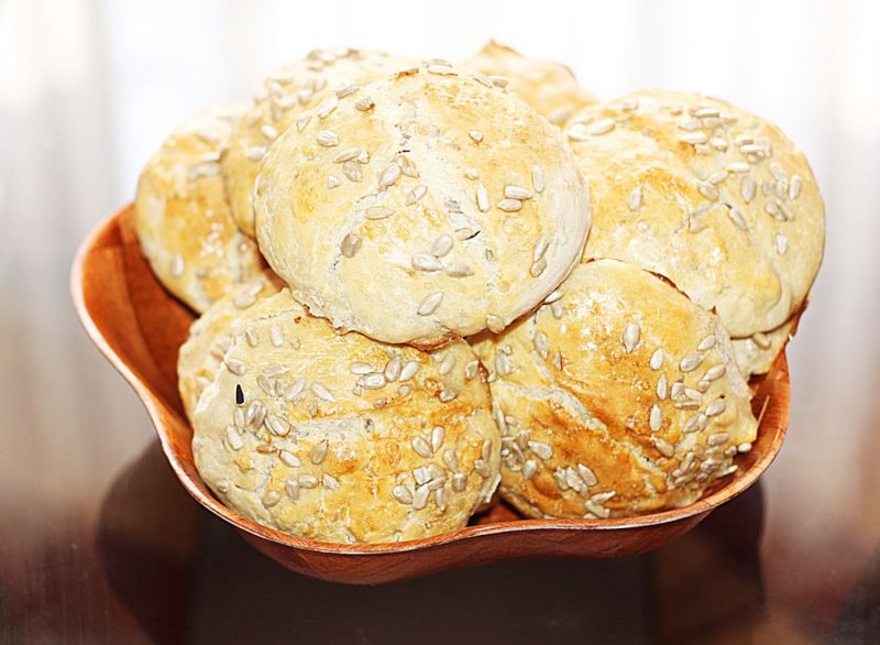 Bułki pszenne ze słonecznikiem  Bułki pszenne ze słonecznikiem